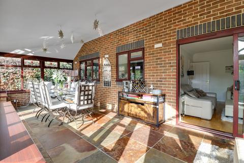 41a Esher Road, East Molesey, KT8 0AH