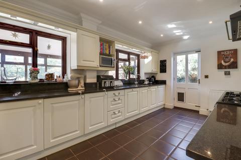 41a Esher Road, East Molesey, KT8 0AH