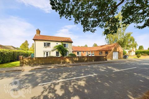 4 bedroom detached house for sale, Dereham Road, Mattishall, Dereham