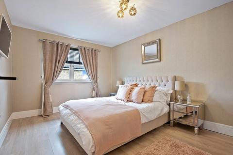 24 Almora Drive, Dumbarton, G82 1AE
