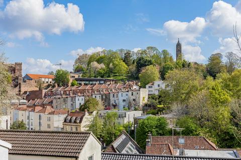 2 bedroom flat for sale, Bellevue Crescent, Bristol BS8