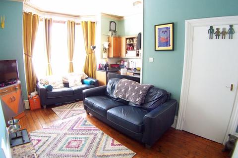 Flat A, 139 Cardigan Road, Leeds, LS6 1LJ