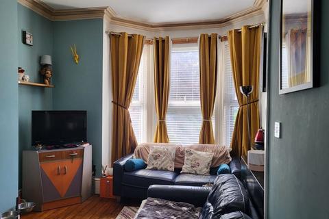Flat A, 139 Cardigan Road, Leeds, LS6 1LJ