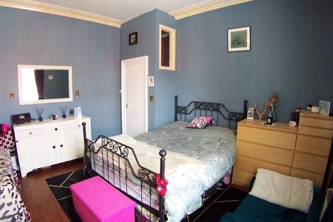 Flat A, 139 Cardigan Road, Leeds, LS6 1LJ