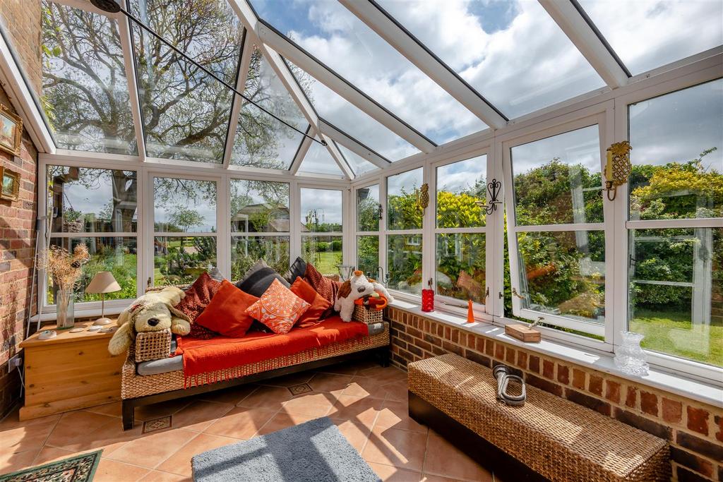 8594141-interior30.jpg