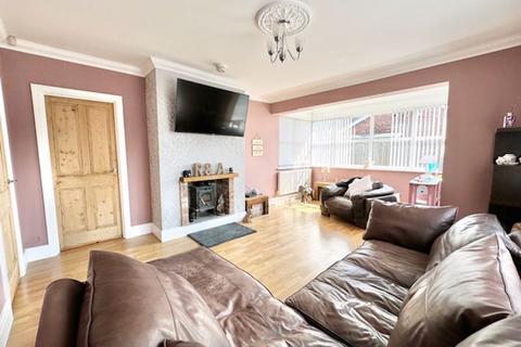 3 bedroom detached house for sale, STATION AVENUE, NEW WALTHAM