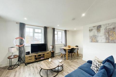 2 bedroom flat for sale, Hale Lane, Edgware, HA8
