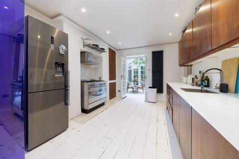 1 bedroom flat for sale, Bassein Park Road W12