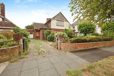 2 bedroom detached bungalow for sale, The Broadway, Southend-on-sea, SS1