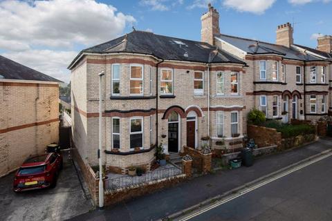 4 bedroom end of terrace house for sale, Church Road, Newton Abbot