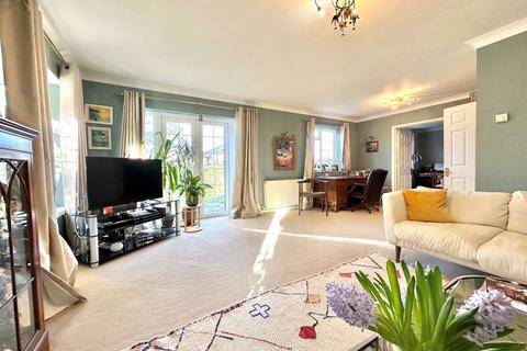 4c Downs Road, Epsom, KT18 5HE