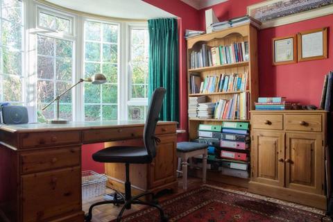 4c Downs Road, Epsom, KT18 5HE