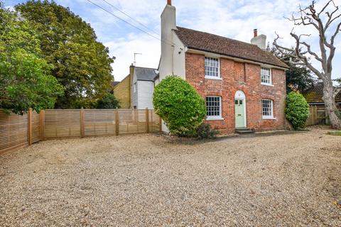 4 bedroom detached house for sale, Fambridge Road, Maldon