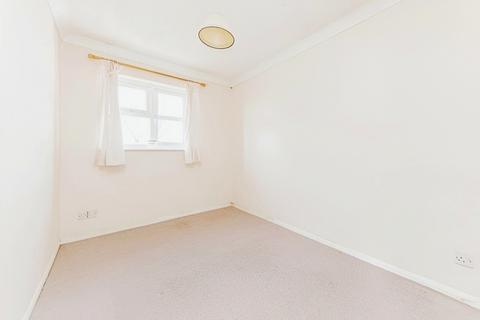 2 bedroom apartment to rent, Harvard Court, Colchester, Essex, CO4