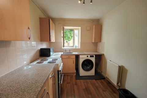 2 bedroom house share to rent, Deal Court, Northampton, NN1 3HE