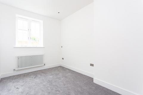 2 bedroom flat to rent, Welmar Mews