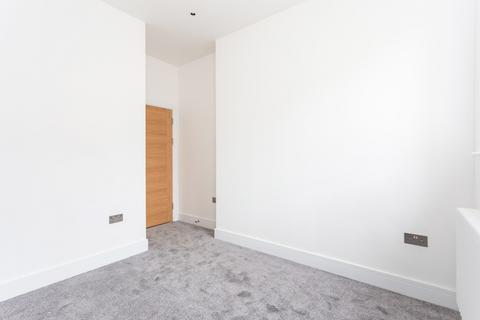 2 bedroom flat to rent, Welmar Mews