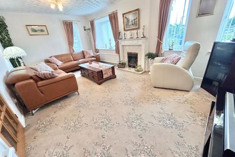 4 bedroom detached house for sale, Liddell Drive, Llandudno