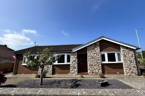 3 bedroom detached bungalow for sale, Mossley Mount, Penrhyn Bay