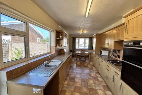 3 bedroom detached bungalow for sale, Mossley Mount, Penrhyn Bay