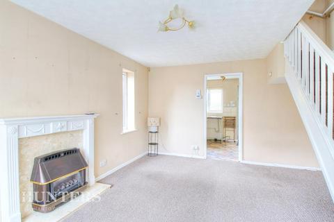 2 bedroom semi-detached house to rent, Croxton Avenue, Belfield, Rochdale, OL16 2YY