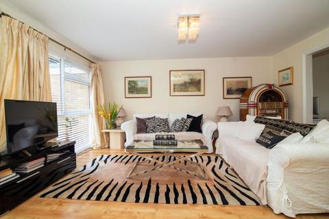 3 bedroom terraced house for sale, Buckingham Gardens, West Molesey