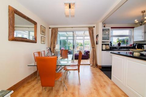 3 bedroom terraced house for sale, Buckingham Gardens, West Molesey