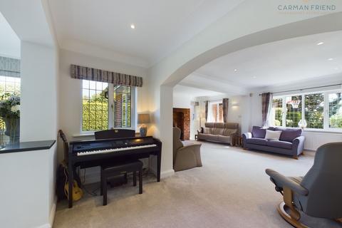 Acresfield Acres Lane, Upton, Chester, CH2 1LJ