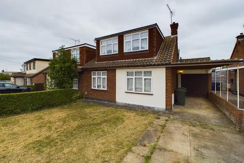 11 Larkfield, Corringham, Stanford-le-hope, SS17 9EA