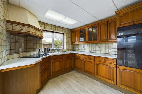 11 Larkfield, Corringham, Stanford-le-hope, SS17 9EA