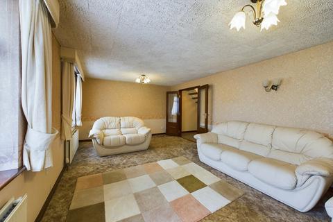 11 Larkfield, Corringham, Stanford-le-hope, SS17 9EA