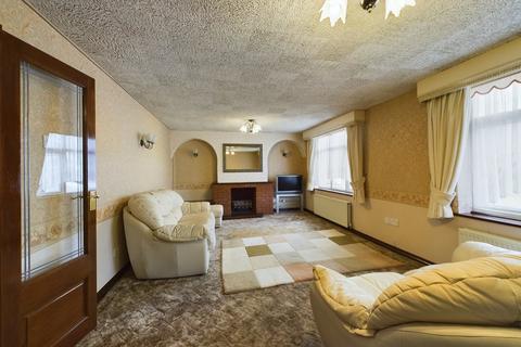 11 Larkfield, Corringham, Stanford-le-hope, SS17 9EA
