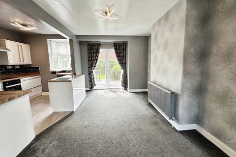 3 bedroom semi-detached house to rent, Church Street, Ainsworth