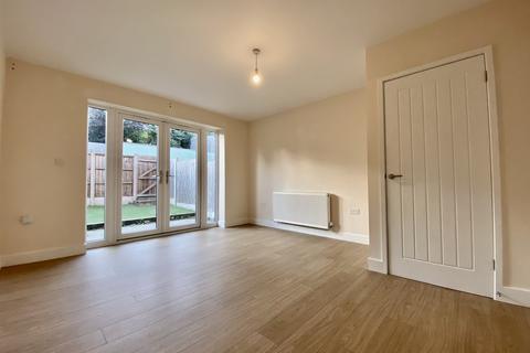 4 bedroom townhouse to rent, Mitton Street, Stourport-on-severn, DY13