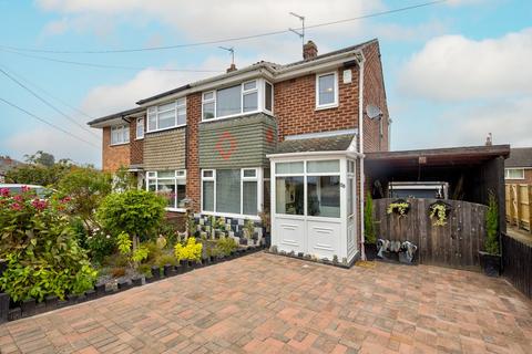 3 bedroom semi-detached house for sale, Greenmoor Avenue, Lofthouse