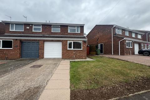 3 bedroom semi-detached house to rent, Bishops Avenue, Worcester WR3