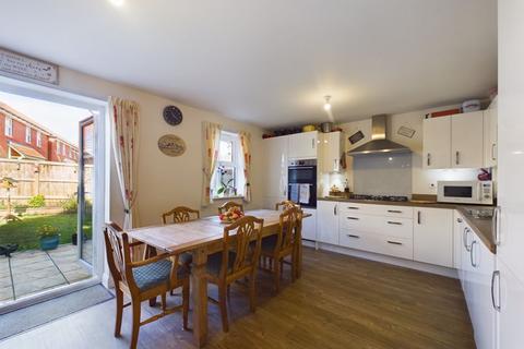 4 bedroom detached house for sale, Heather Close, Somerton