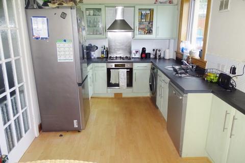27 Simpson Drive, Coalsnaughton, Tillicoultry, FK13 6JY
