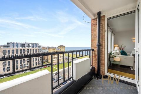 3 bedroom apartment for sale, Ashley Court, Grand Avenue, Hove, BN3 2NL