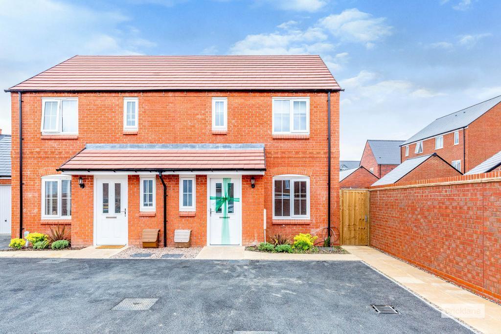 Rothwell, Kettering NN14 3 bed semidetached house to rent £1,400 pcm