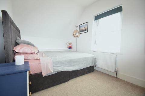 1 bedroom flat to rent, Victoria Road South, Hampshire PO5