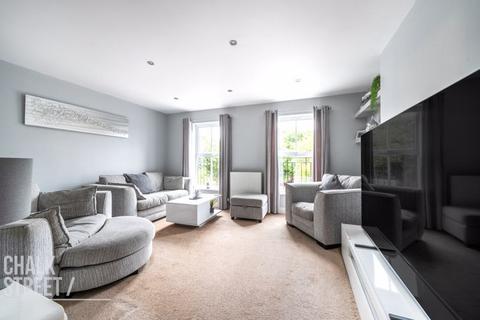 102 Bancroft Chase, Hornchurch, RM12 4DR