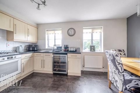 102 Bancroft Chase, Hornchurch, RM12 4DR