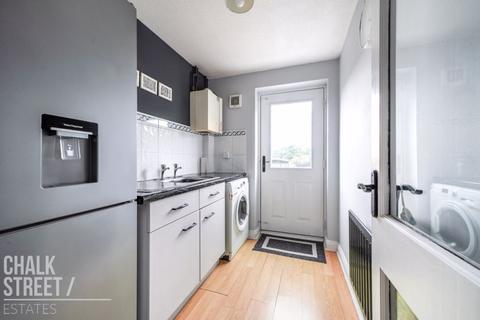 102 Bancroft Chase, Hornchurch, RM12 4DR