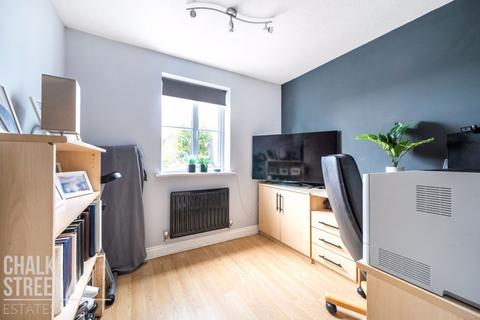 102 Bancroft Chase, Hornchurch, RM12 4DR