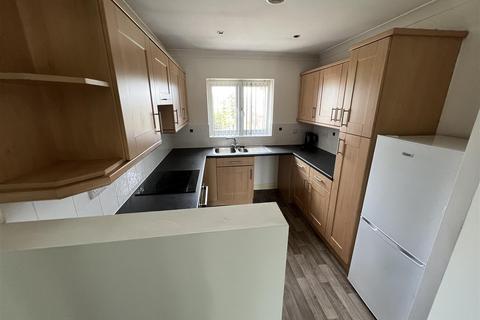 2 bedroom apartment to rent, Rivermead Court, Wakefield