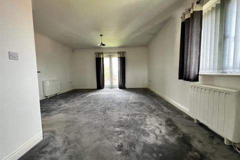 2 bedroom apartment to rent, Rivermead Court, Wakefield