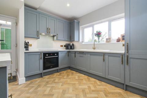 undefined, Queens Crescent, Bedford MK41