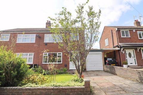 3 bedroom semi-detached house for sale, Mayhill Drive, Manchester M28