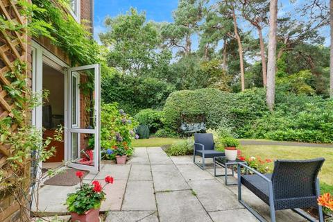 1 bedroom retirement property for sale, 18 Queens Park West Drive, Bournemouth BH8